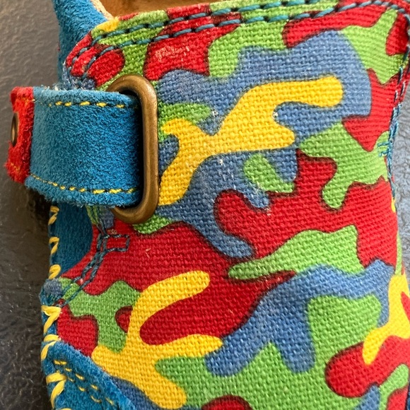 Perfect little Ugg moccasins for babies! Beautiful condition. Newborn size 0/1 - Picture 3 of 15